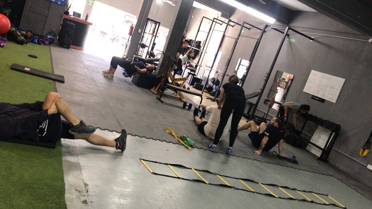 Clase de entrenamiento funcional en Segundo Round GYM y BOX
